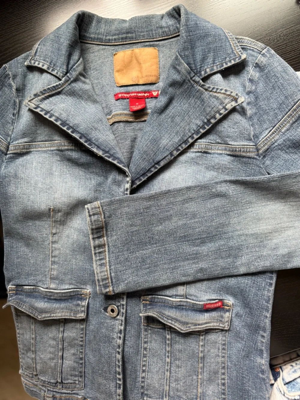 GUESS Denim Jacket Cropped Stretch Y2K Blue Jean Jacket Women M - Picture 9 of 9